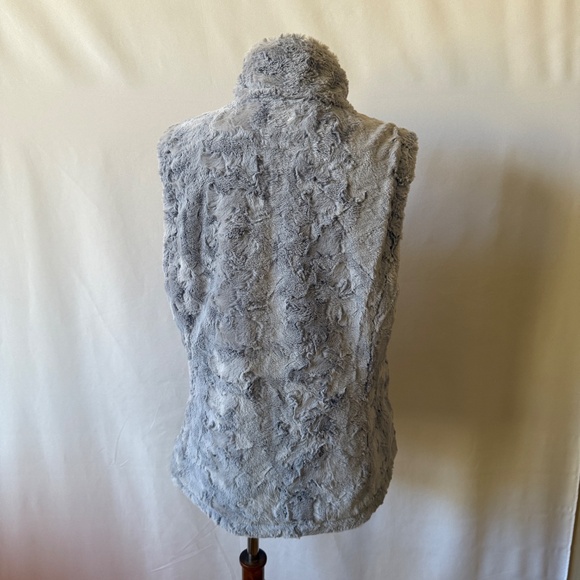 THE NORTH FACE REVERSIBLE VEST FULL ZIP POCKETS SILKY FUR LIKE INTERIOR HIKING M - Picture 7 of 9